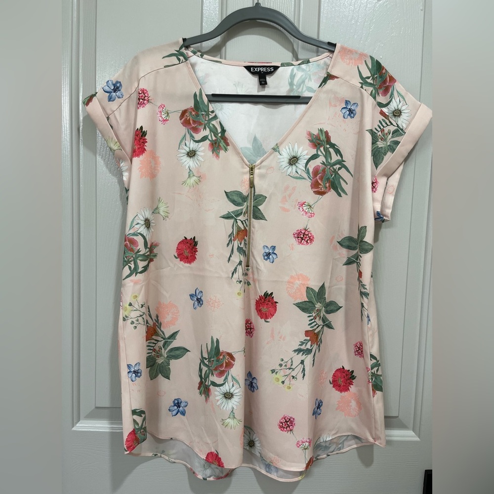 XL Express Light Pink Floral Top with Zipper